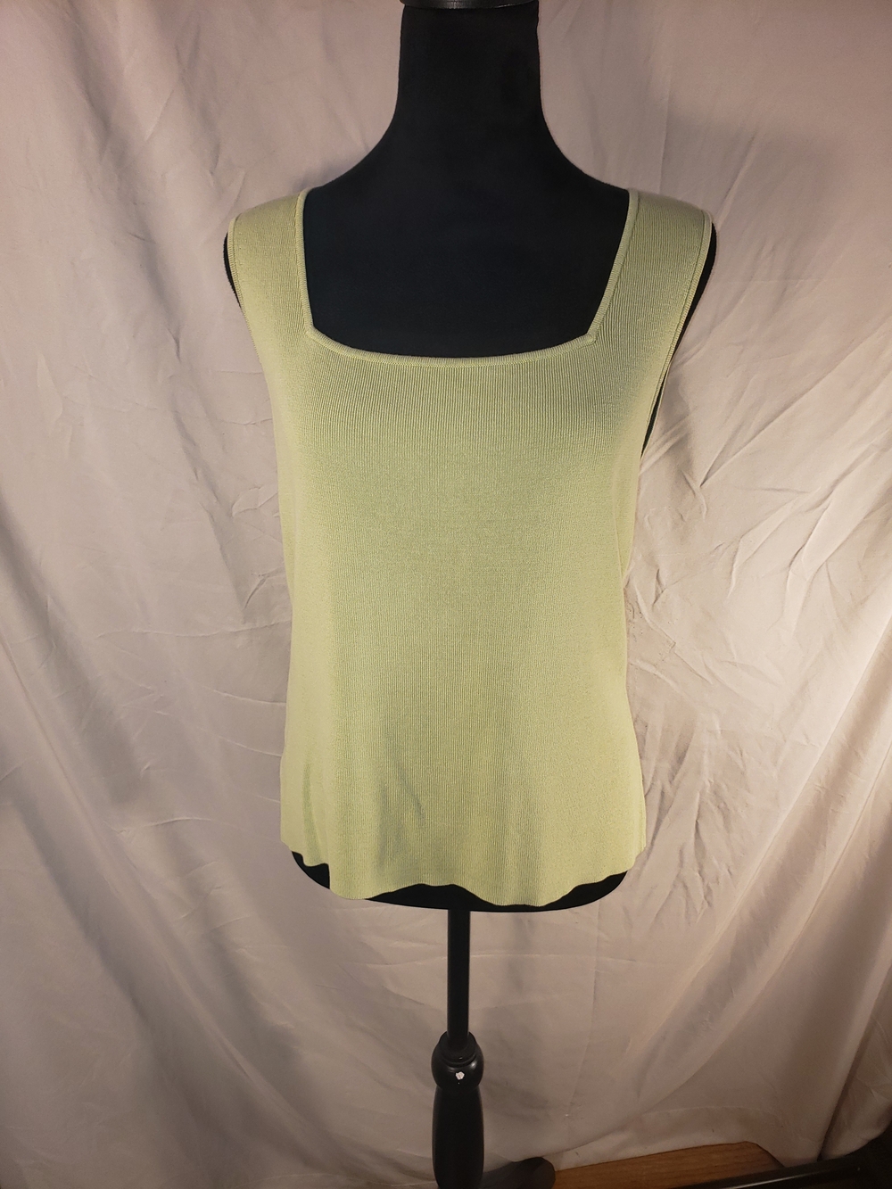 Ann Taylor Pastel Green Square-Neck Knit Tank - XL
